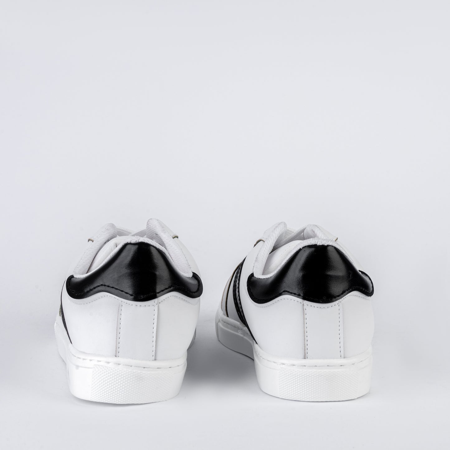 BK1 Flat Sneaker