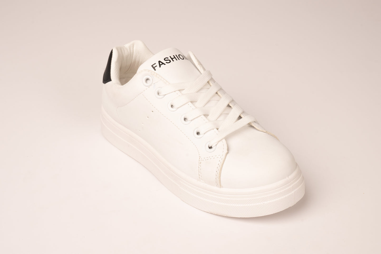IS14 Flat Sneaker