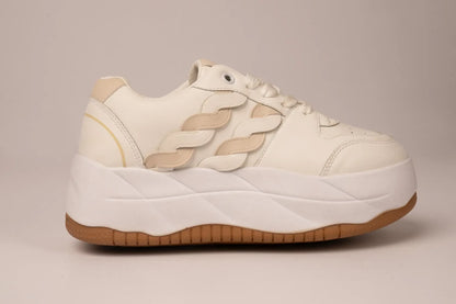 IS15 Flat Sneaker
