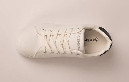 IS14 Flat Sneaker