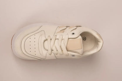 IS15 Flat Sneaker
