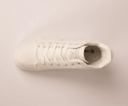 MI2 Flat Sneaker