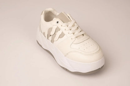 IS15 Flat Sneaker