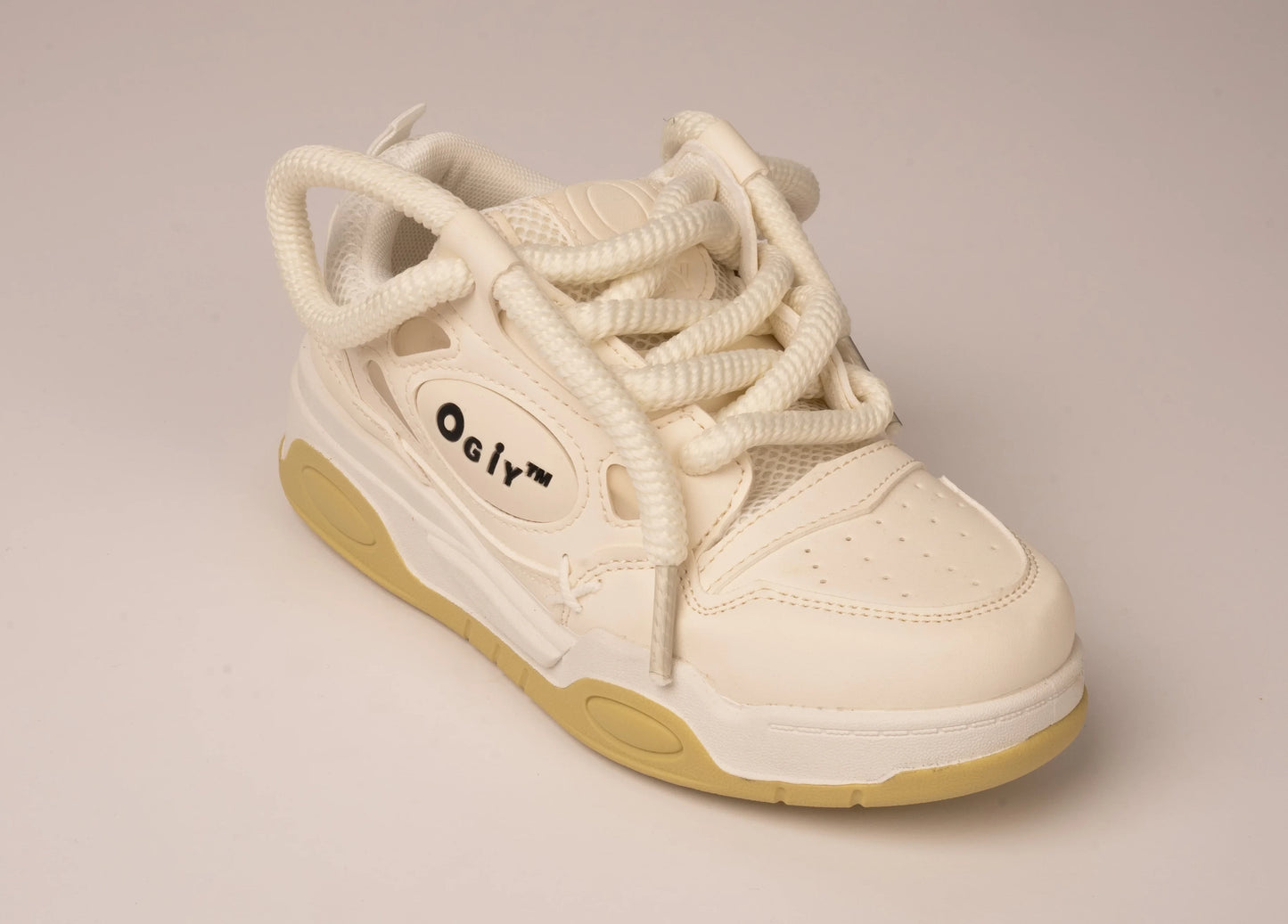 IS5 Flat Sneaker