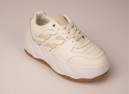 IS15 Flat Sneaker