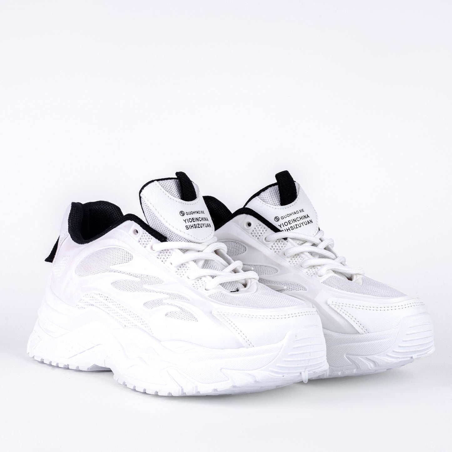 M110 Flat Sneaker