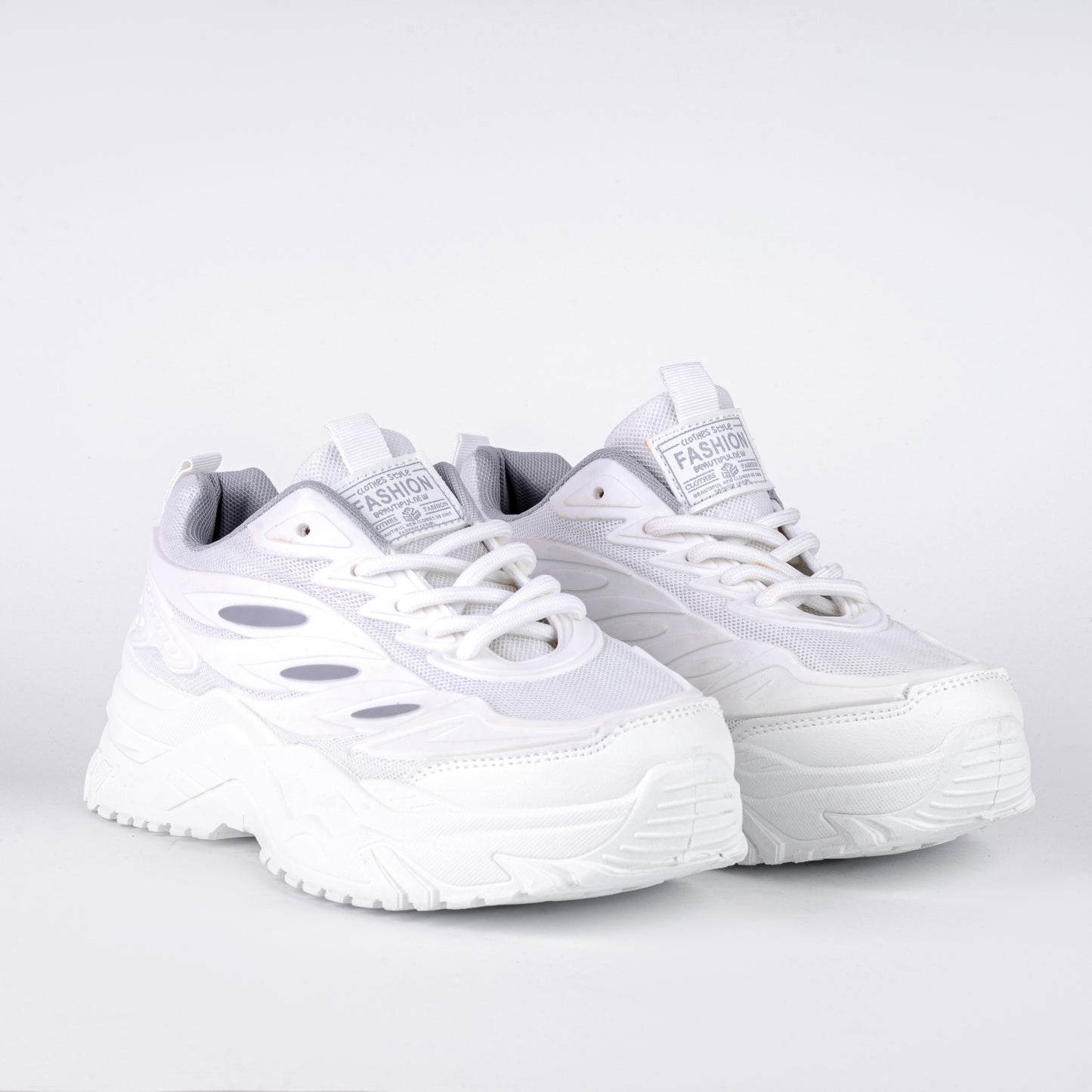 M104 Flat Sneaker