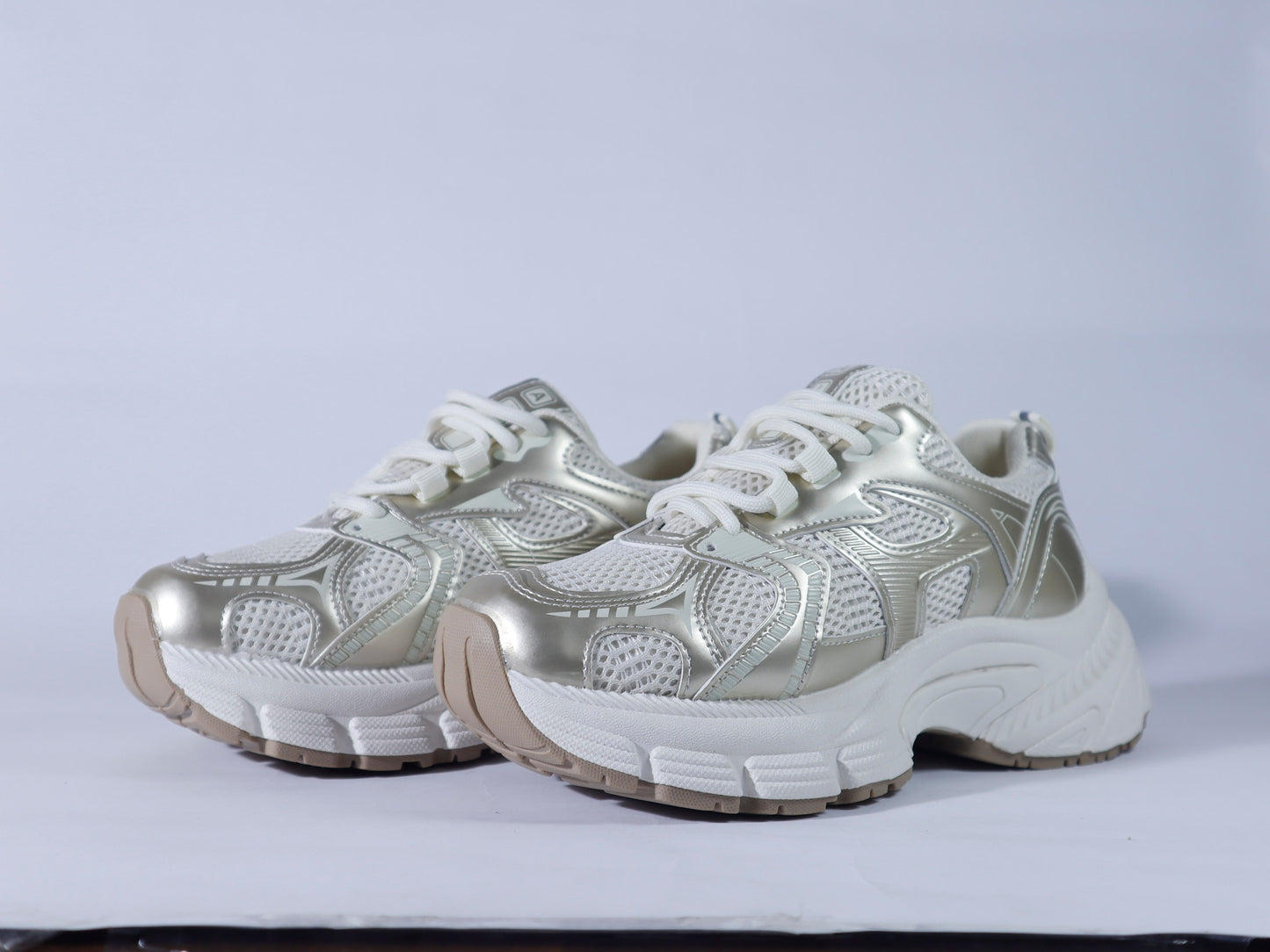 323 Flat Sneaker