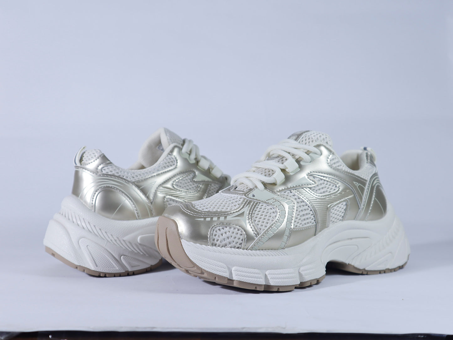 323 Flat Sneaker