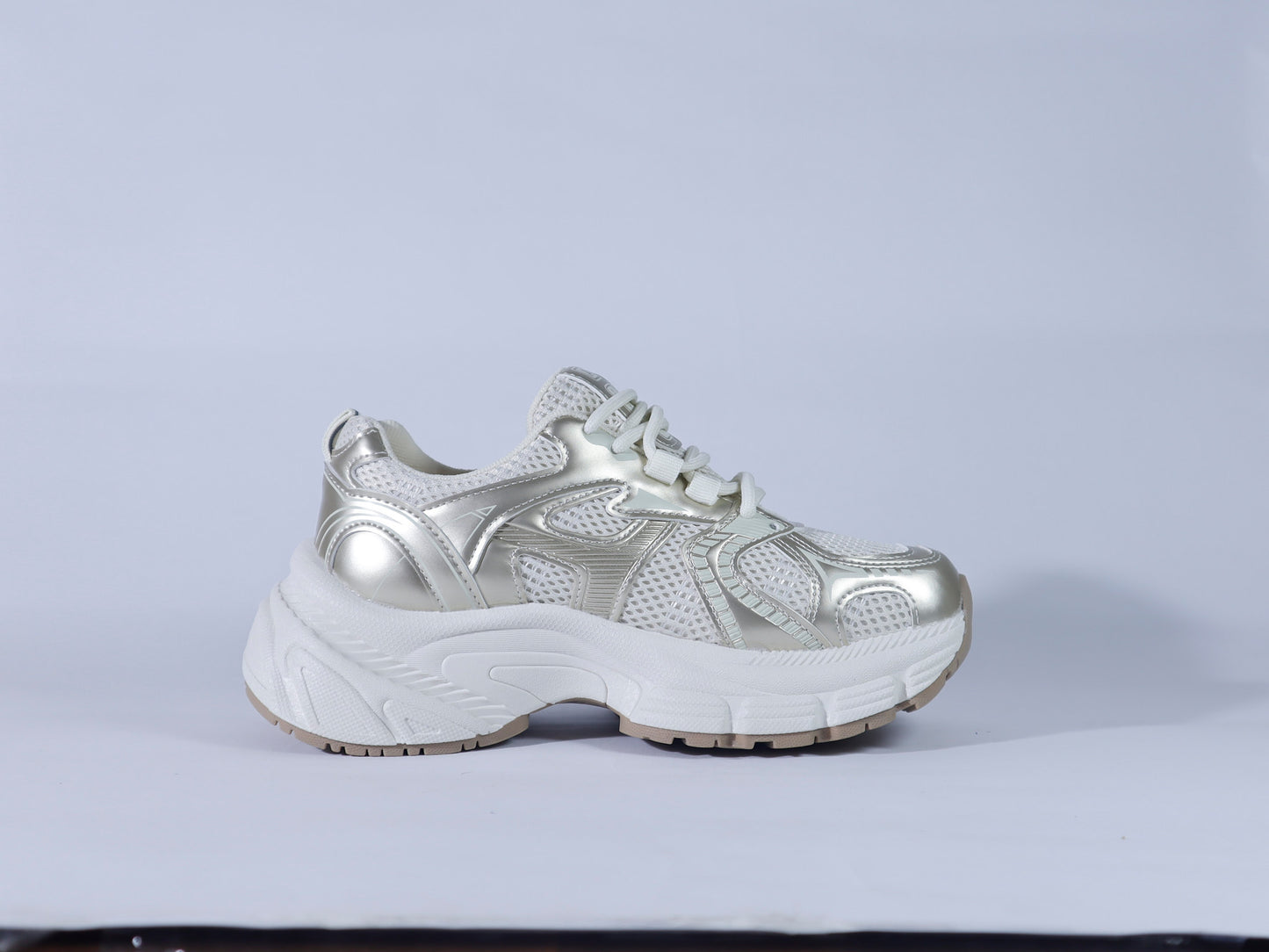 323 Flat Sneaker