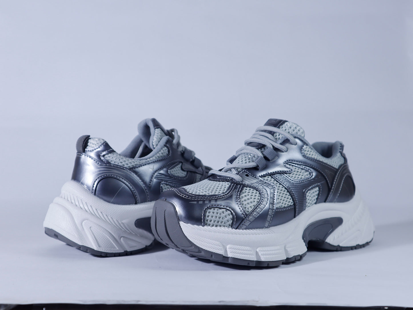 323 Flat Sneaker