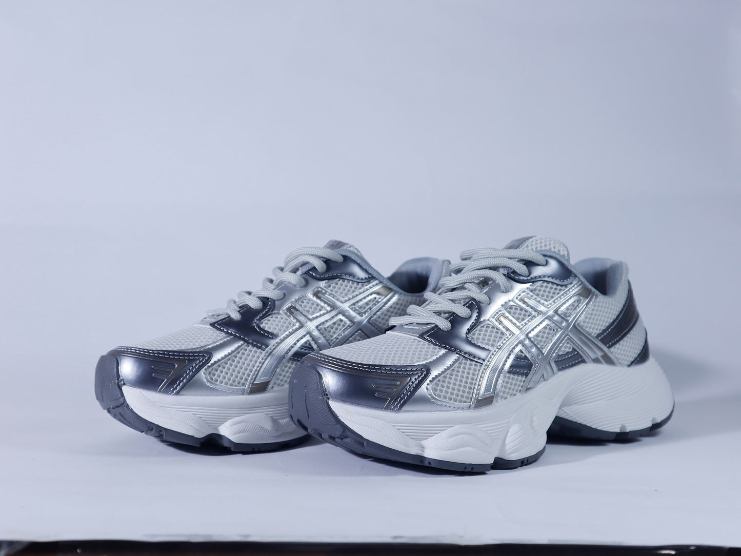 303 Flat Sneaker
