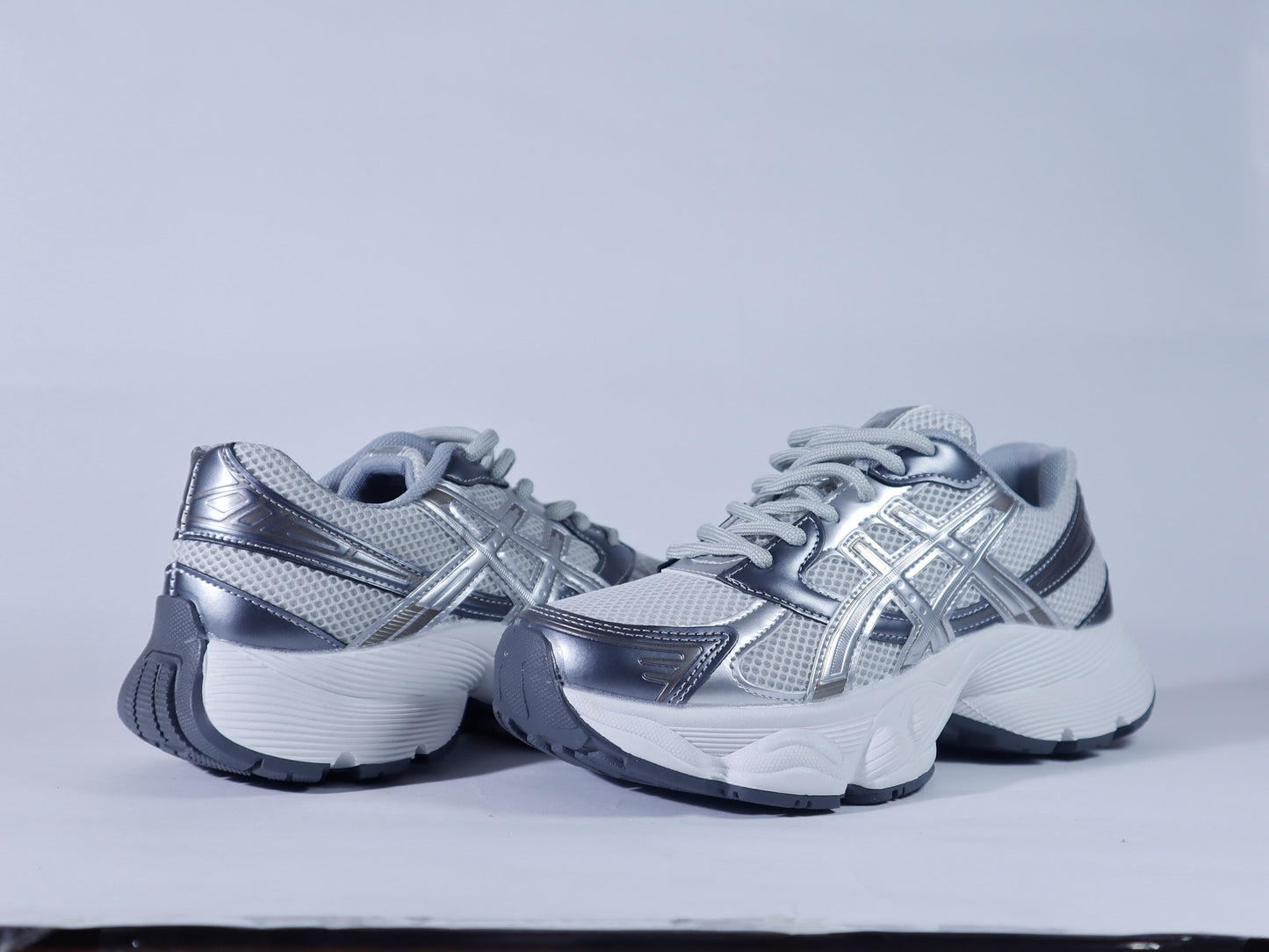 303 Flat Sneaker