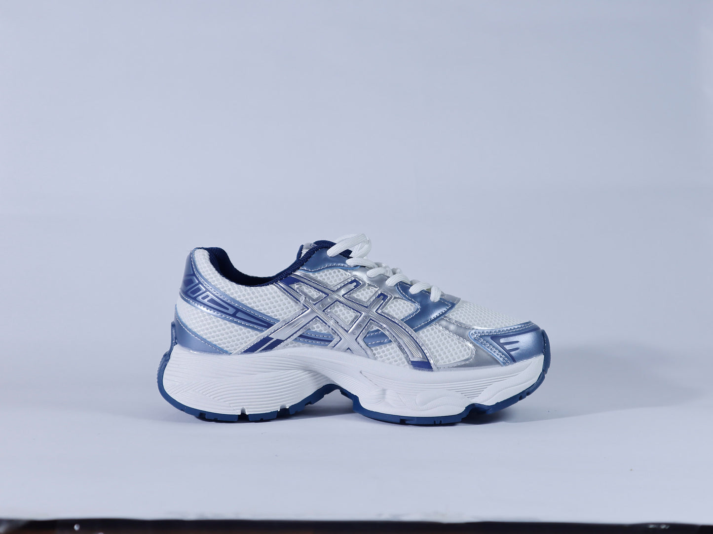 303 Flat Sneaker