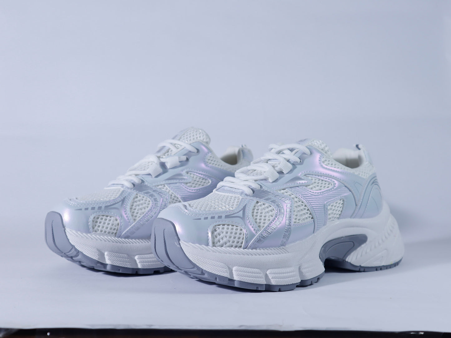 323 Flat Sneaker