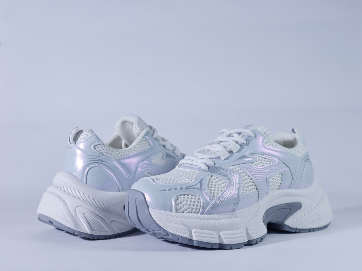 323 Flat Sneaker