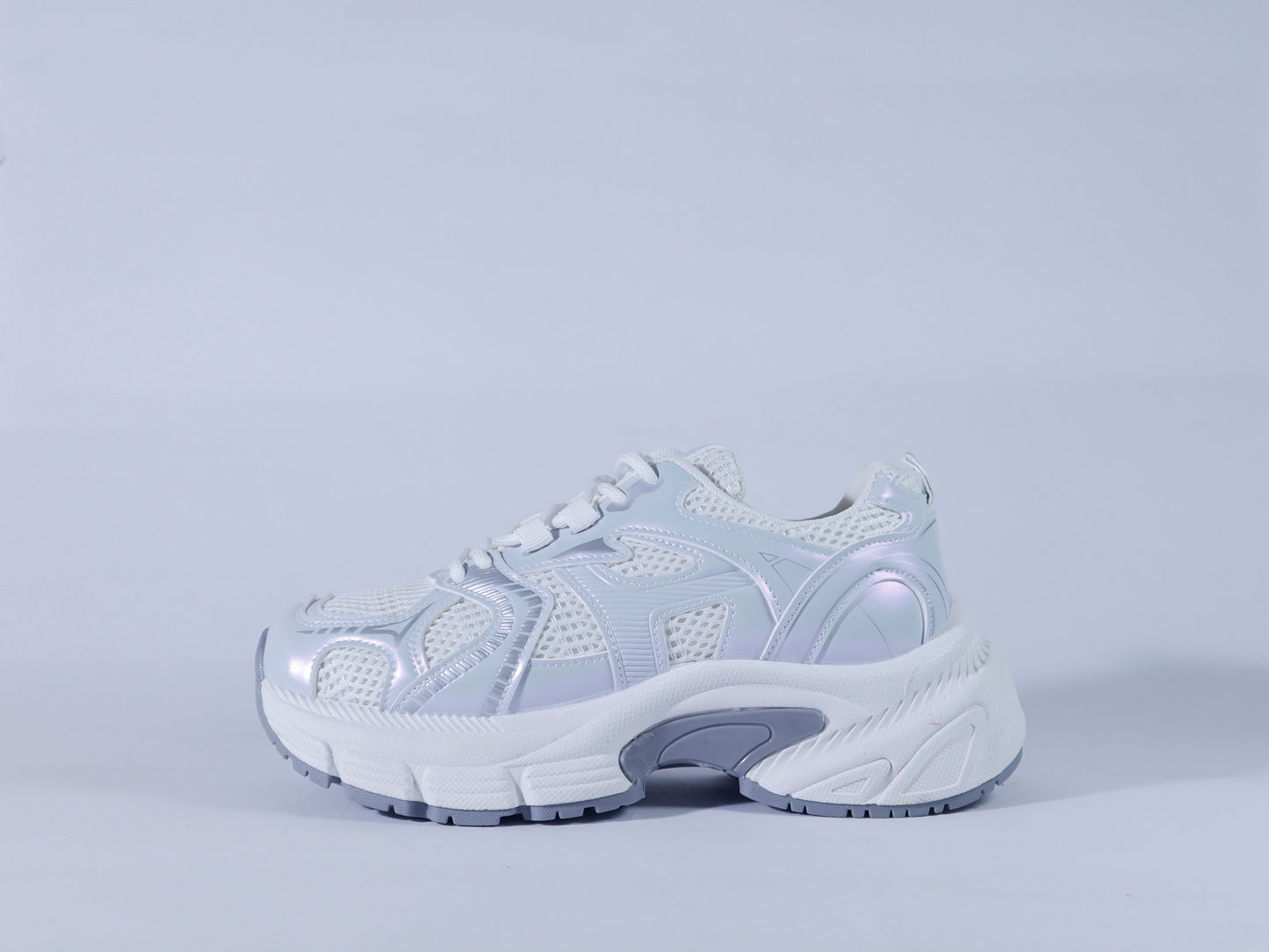 323 Flat Sneaker