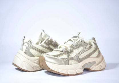 M104 Top Flat Sneaker