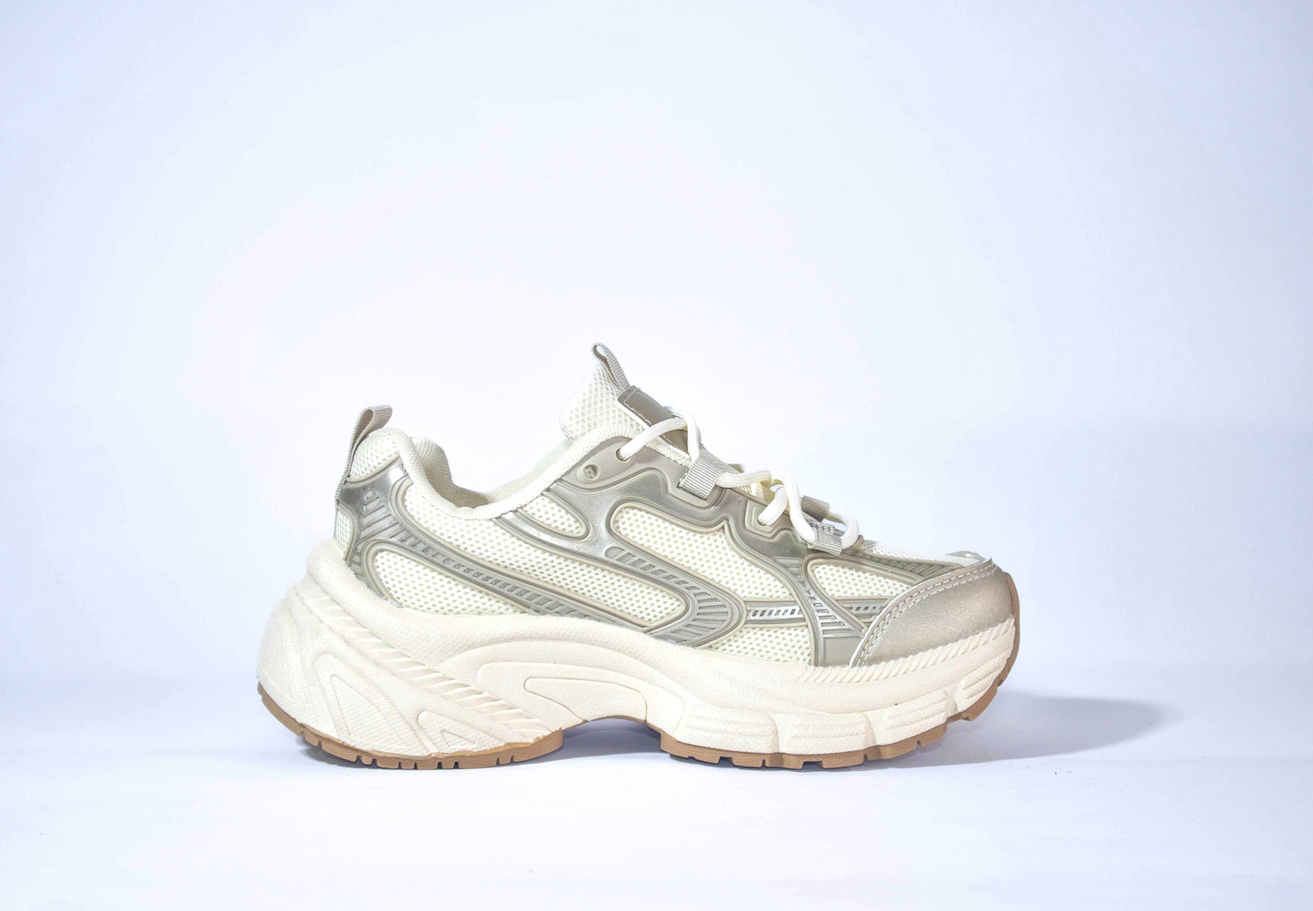 M104 Top Flat Sneaker