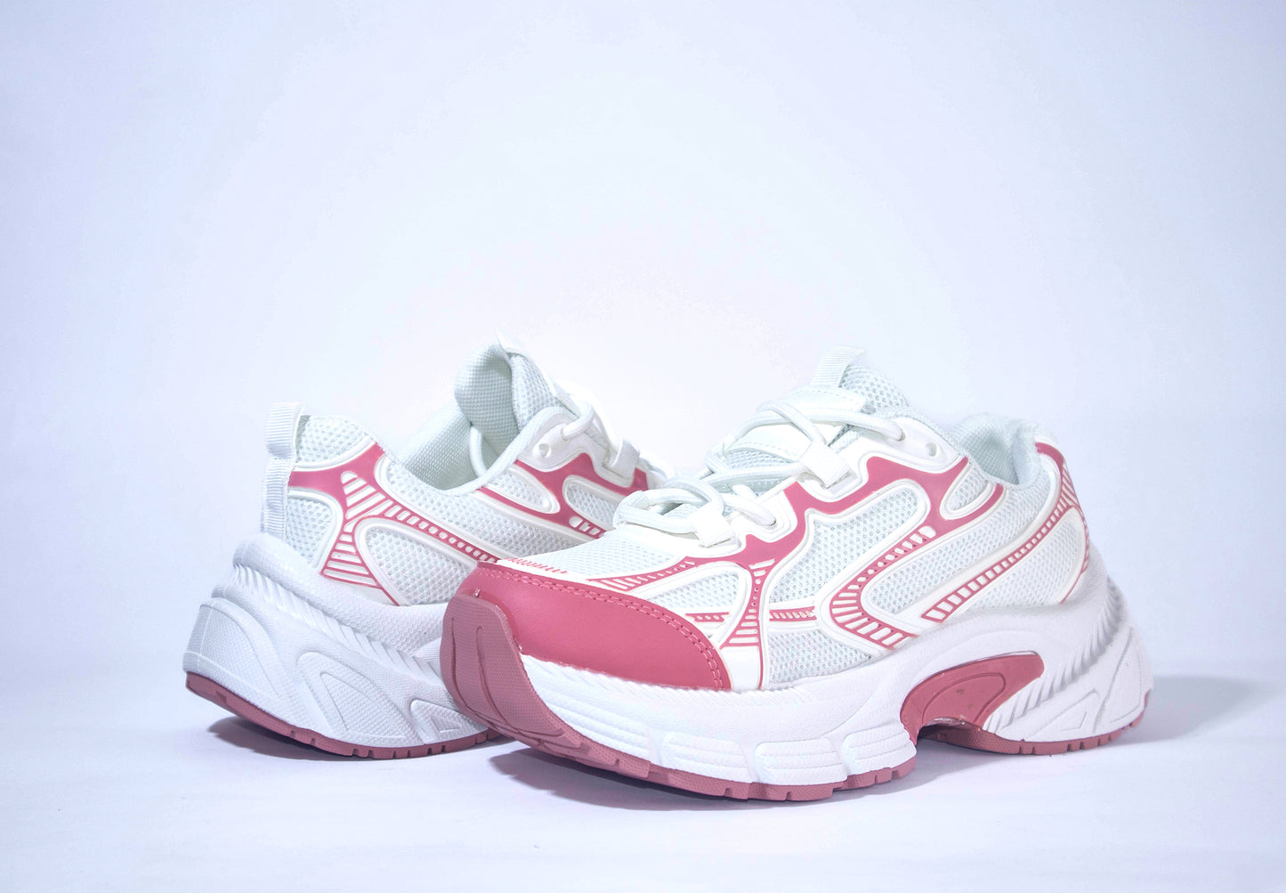 M104 Top Flat Sneaker